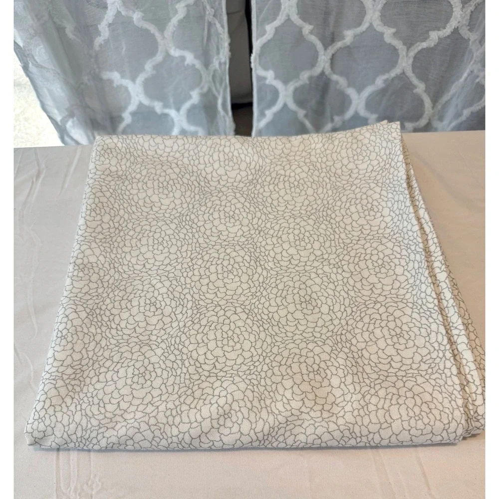 Calvin Klein Tablecloth White and Silver Abstract Floral Pattern
